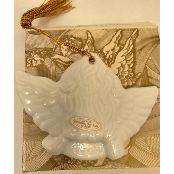 Avon 1982 Christmas Remembrance Angel Cherub Ornament 14K White Ceramic Box - Picture 2 of 6